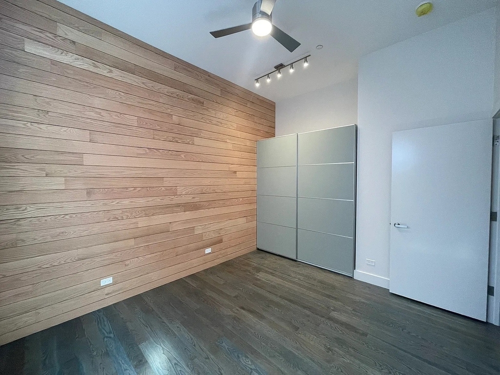 1057 N Wolcott Avenue - Photo 16