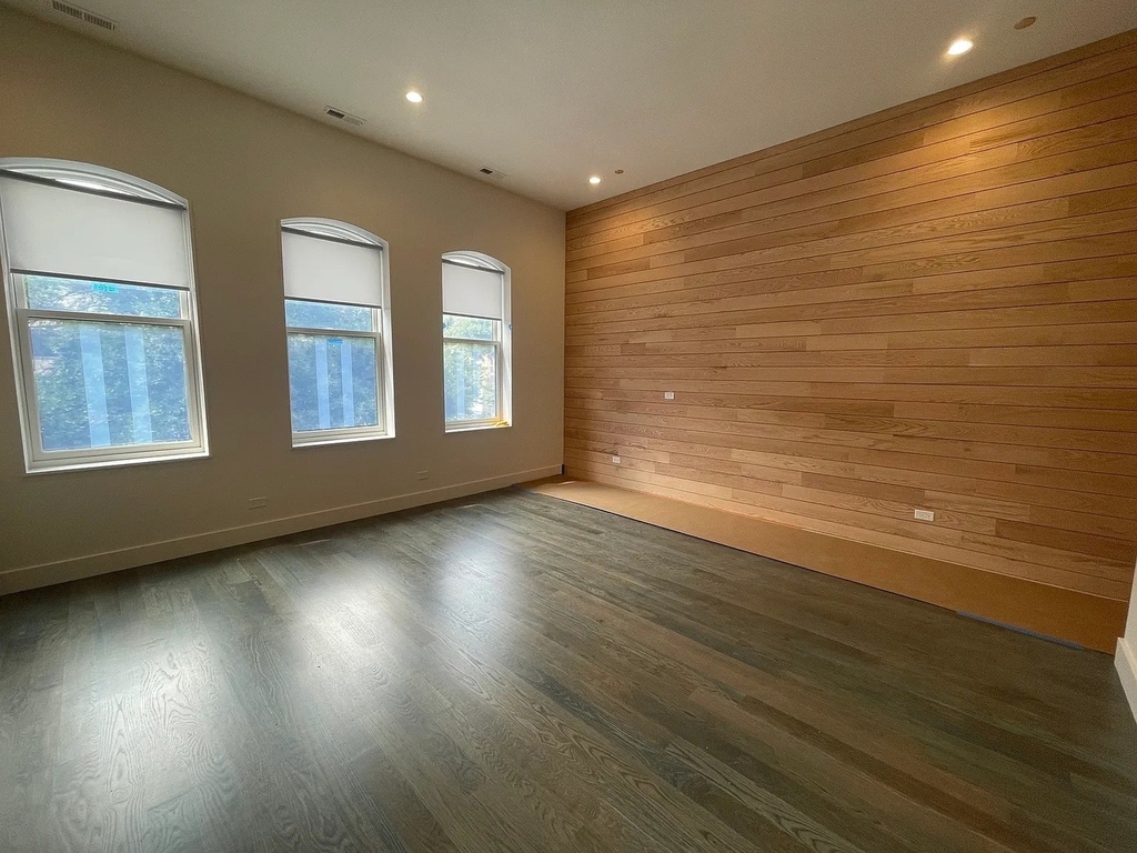 1057 N Wolcott Avenue - Photo 5