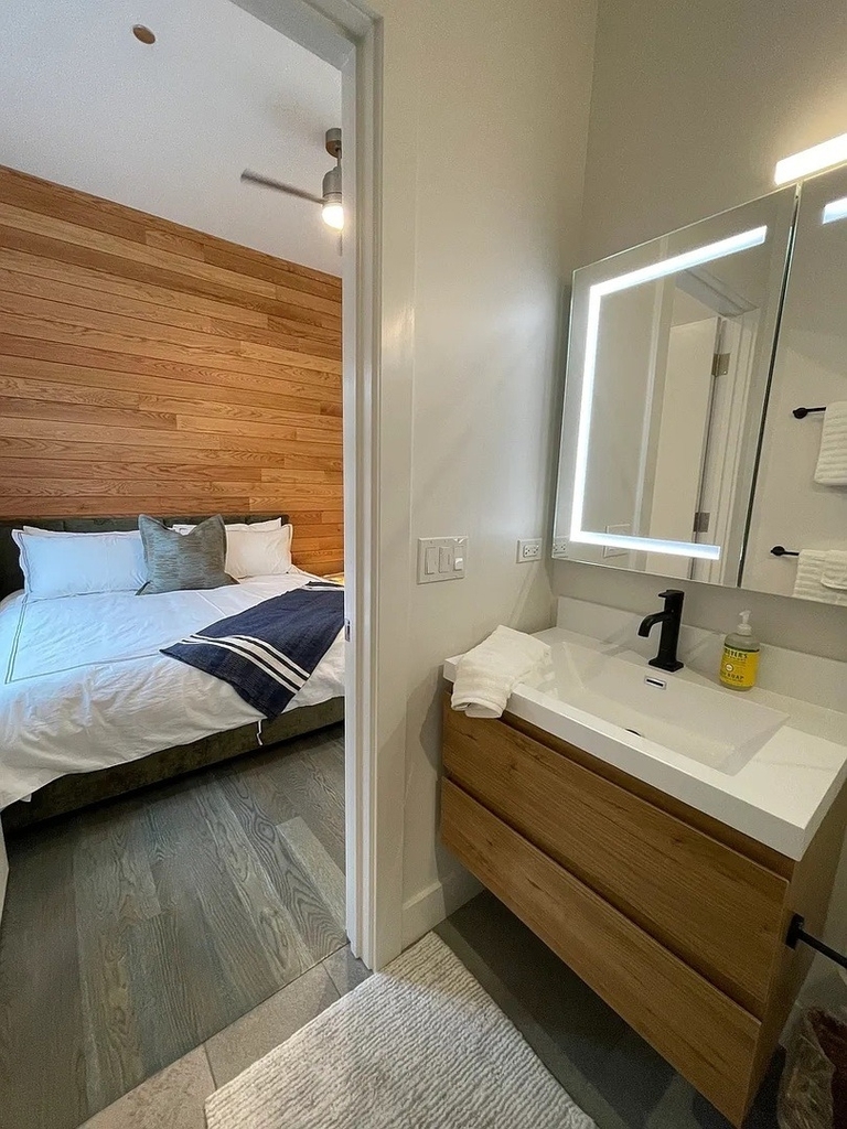 1057 N Wolcott Avenue - Photo 11
