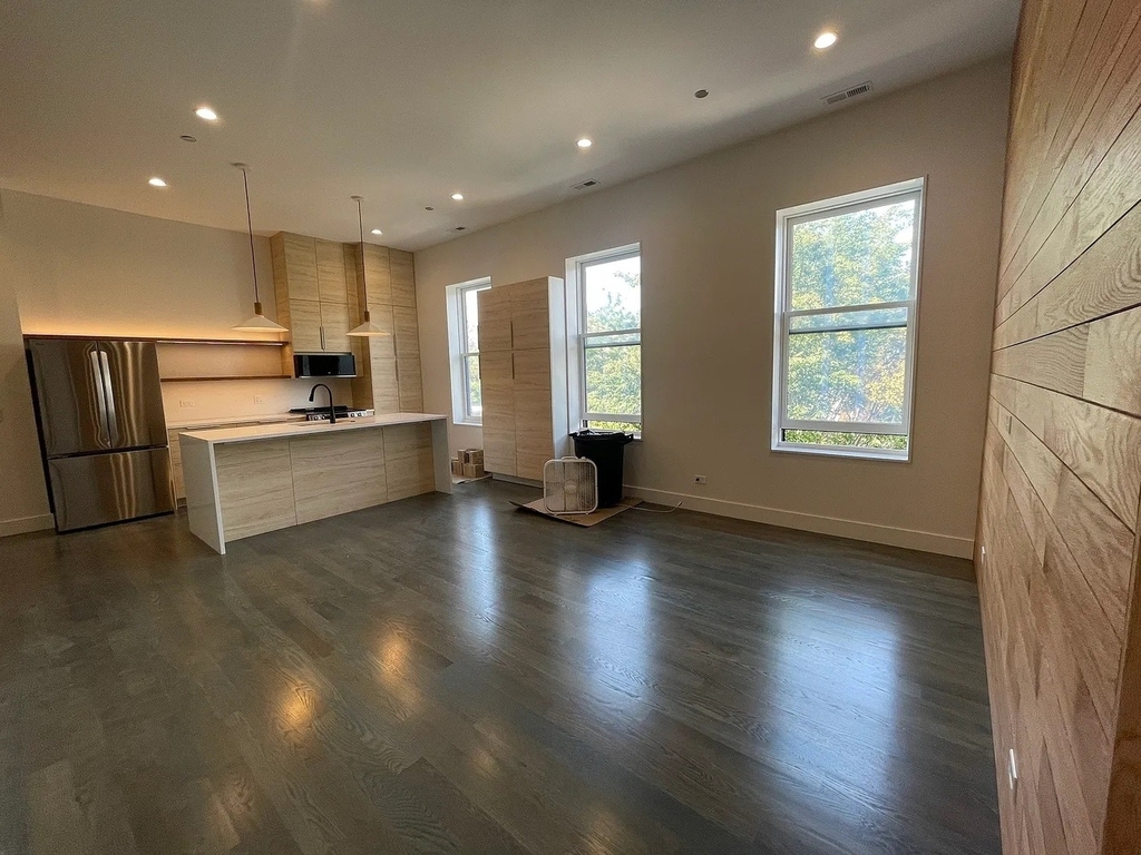 1057 N Wolcott Avenue - Photo 5