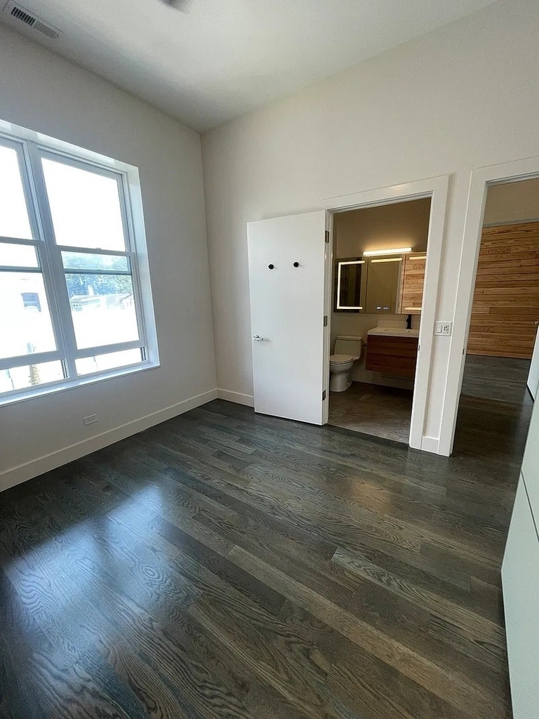 1057 N Wolcott Avenue - Photo 20