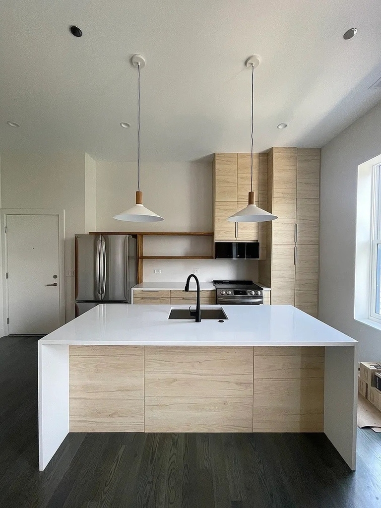 1057 N Wolcott Avenue - Photo 2