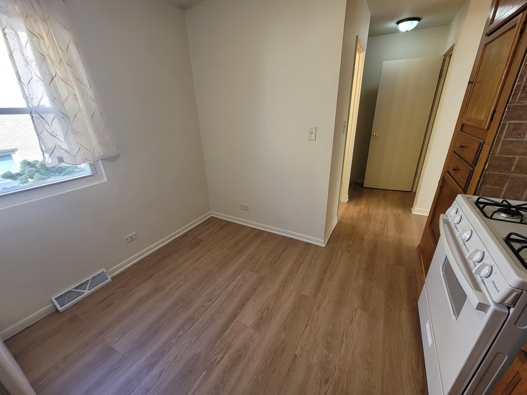 8950 Skokie Boulevard - Photo 5