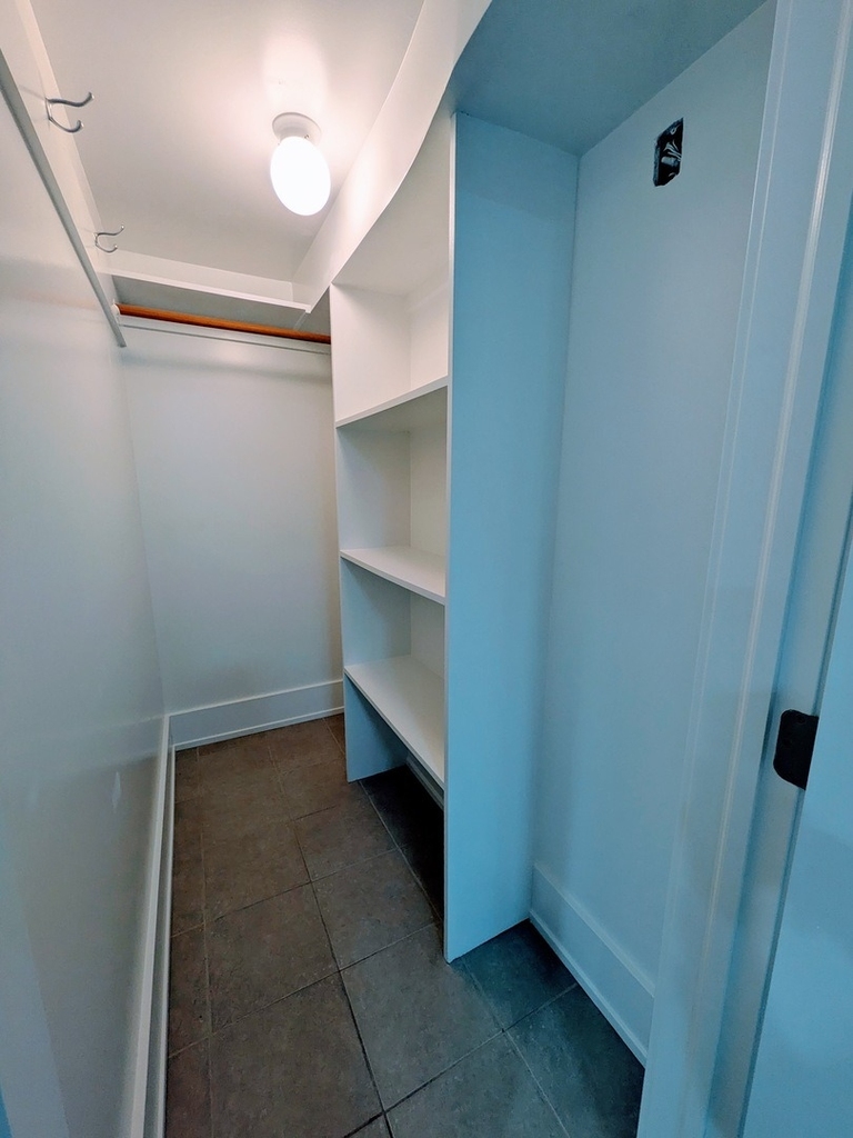 2619 N Hamlin Avenue - Photo 9
