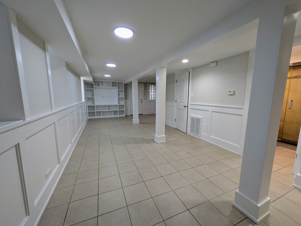 2619 N Hamlin Avenue - Photo 6