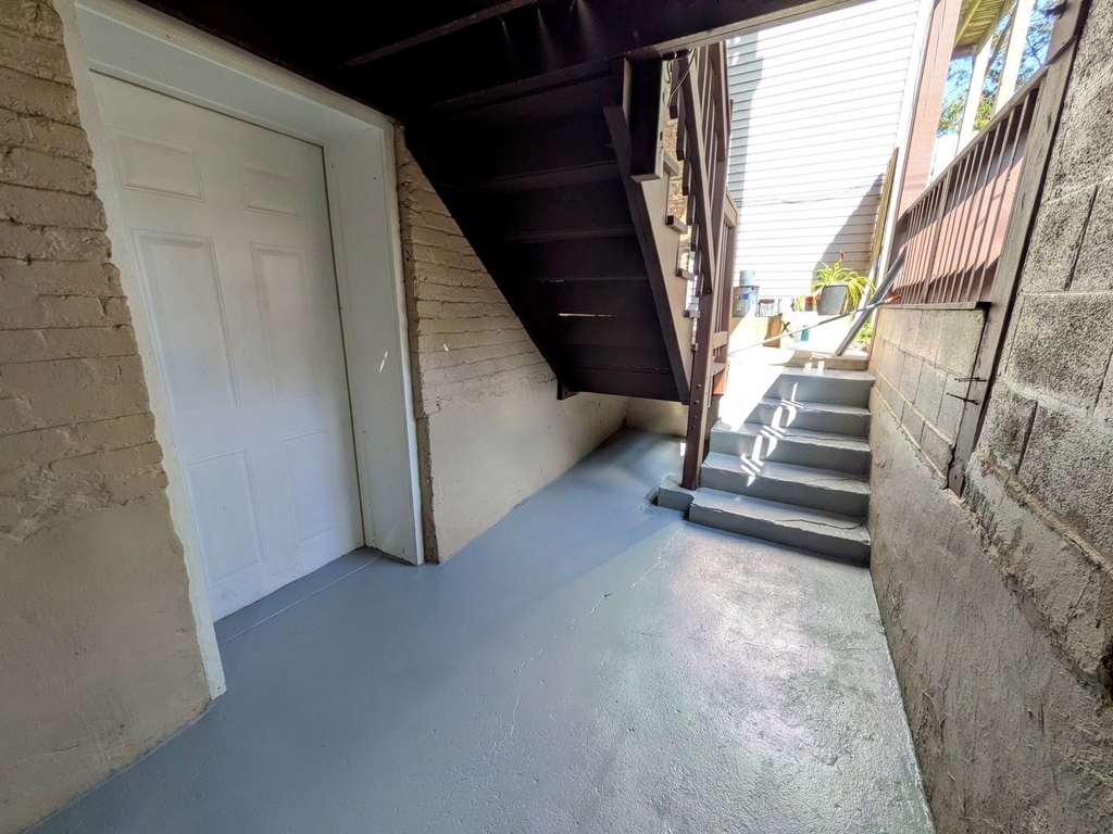 2619 N Hamlin Avenue - Photo 13