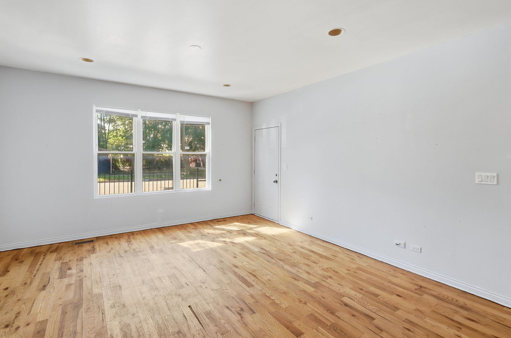 1342 E 73rd Street - Photo 8
