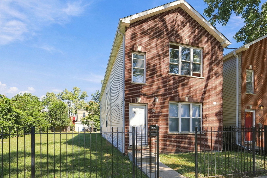 1342 E 73rd Street - Photo 2