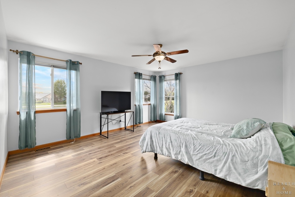 2039 Greenview Drive - Photo 15