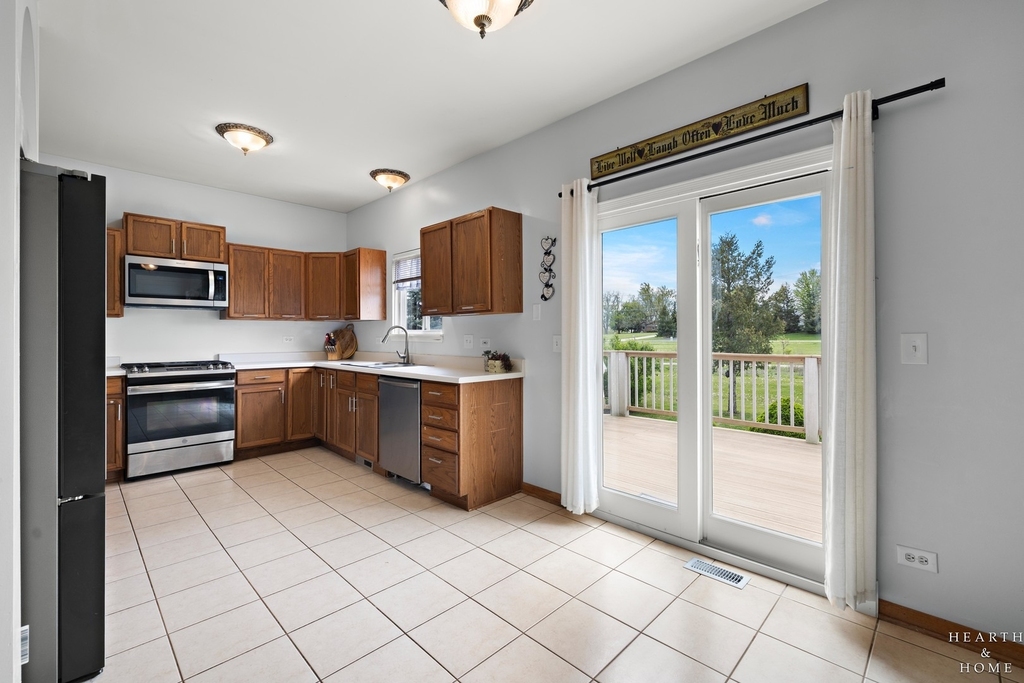 2039 Greenview Drive - Photo 5