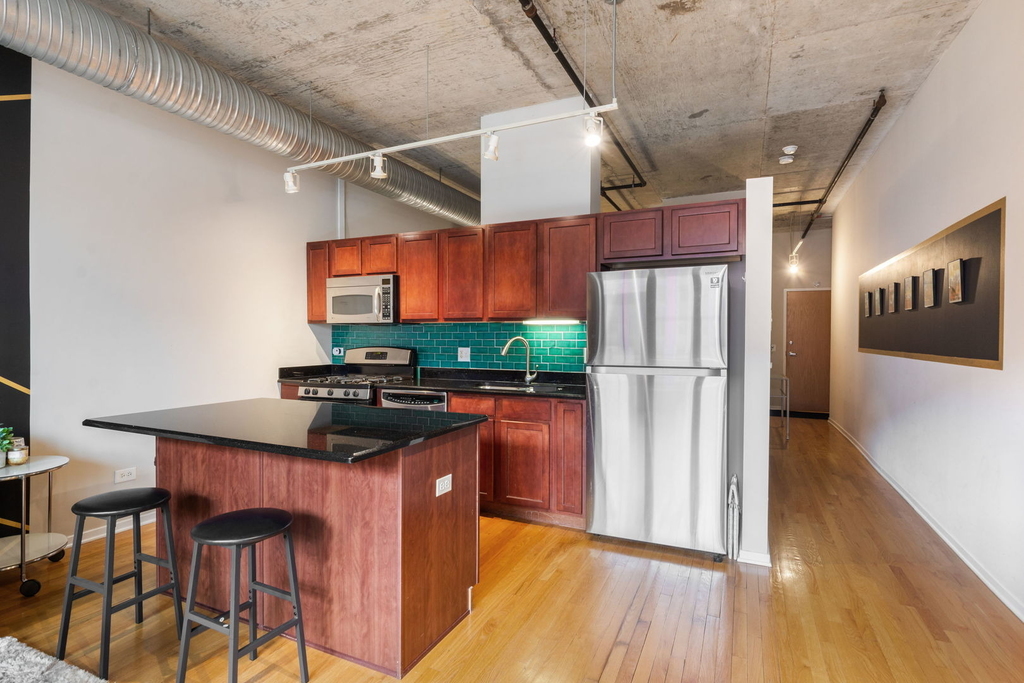 849 N Franklin Street - Photo 2