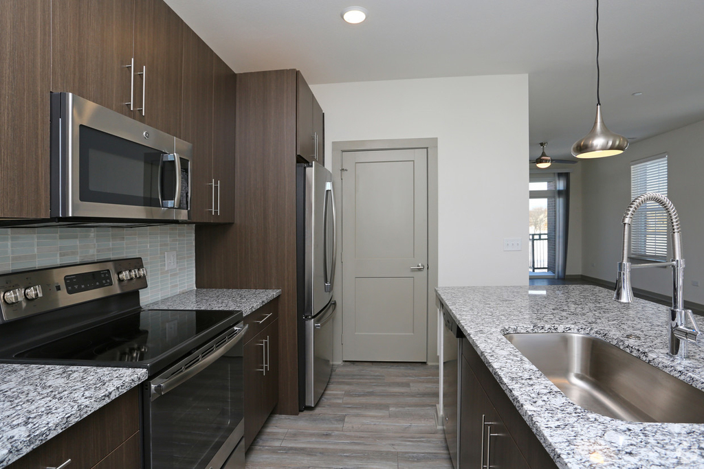 690 E Algonquin Road - Photo 8