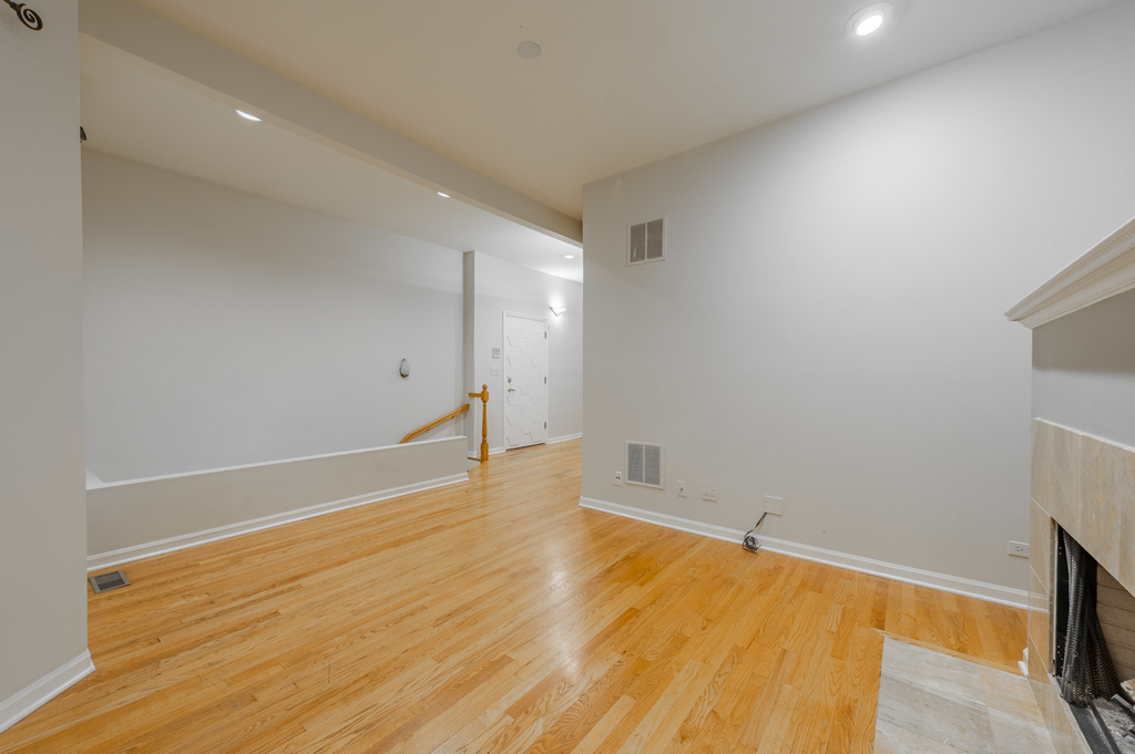 1017 W Dakin Street - Photo 3