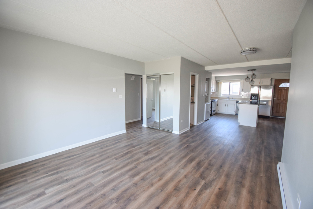 962 N Rohlwing Road - Photo 5