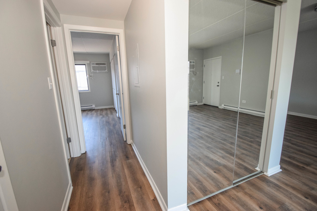 962 N Rohlwing Road - Photo 12