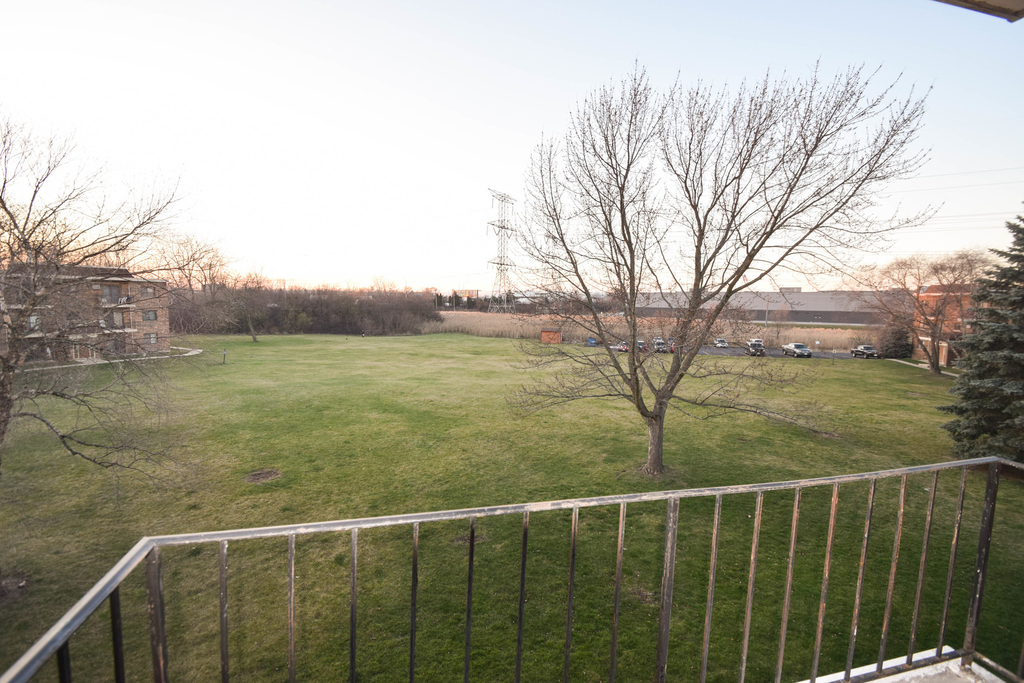 962 N Rohlwing Road - Photo 15