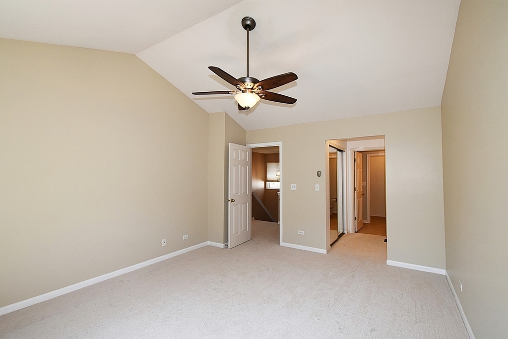 312 Fairmont Court - Photo 18
