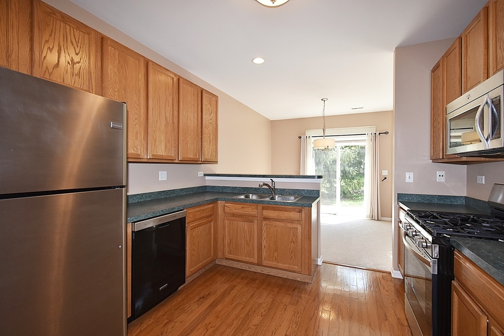 312 Fairmont Court - Photo 10