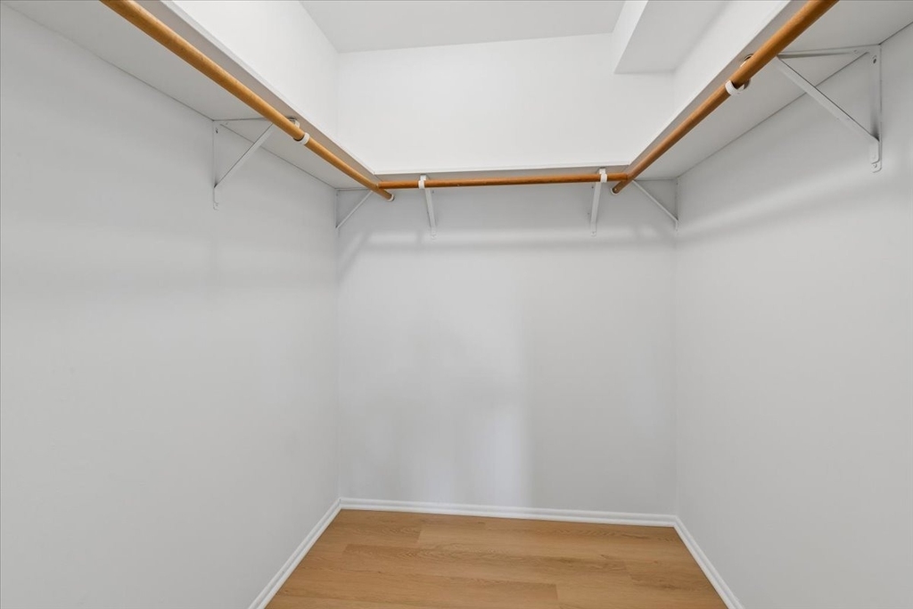 2424 E Oakton Street - Photo 8