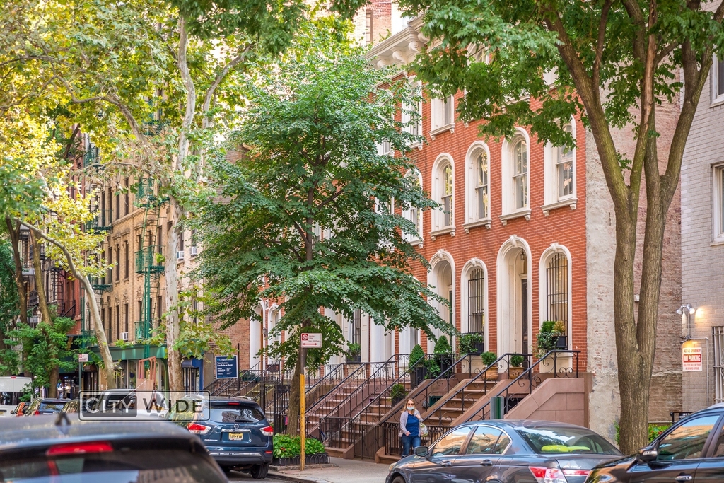 322 East 89th Street - Photo 4