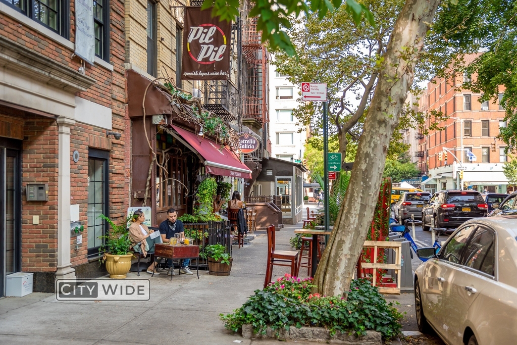 322 East 89th Street - Photo 3