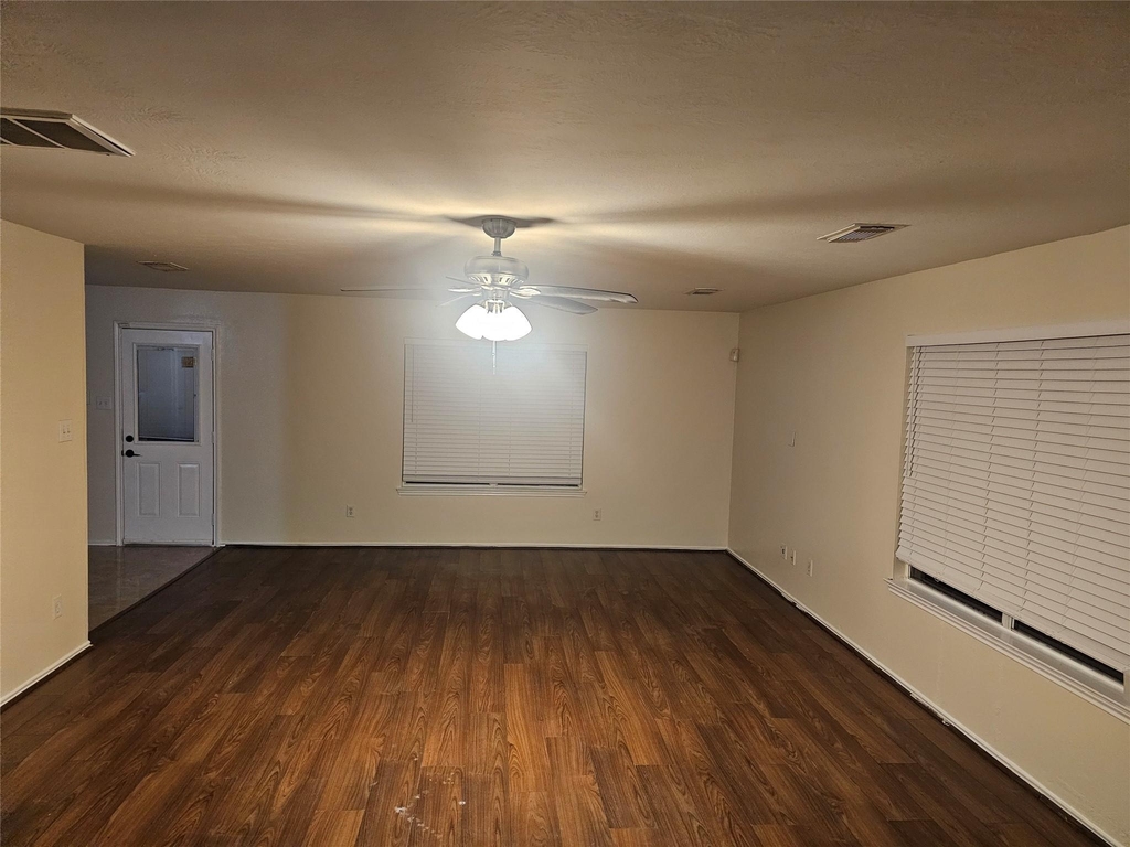 5910 Minor Street - Photo 4