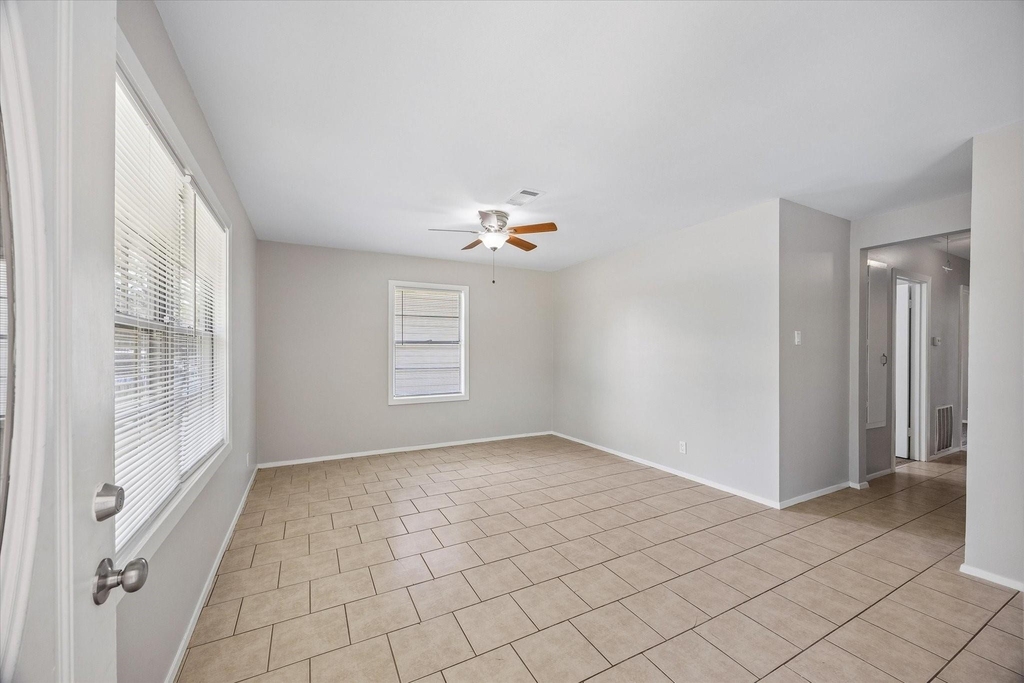 10214 Torrington Lane - Photo 4