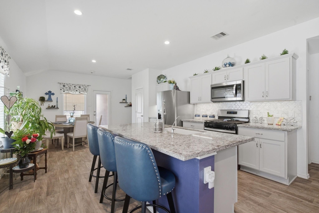 24346 Springfield Valley Drive - Photo 10