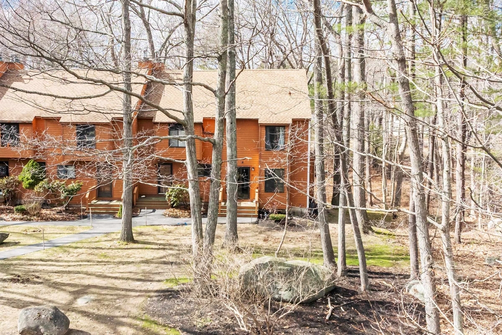 65 Dunvegan Woods - Photo 1