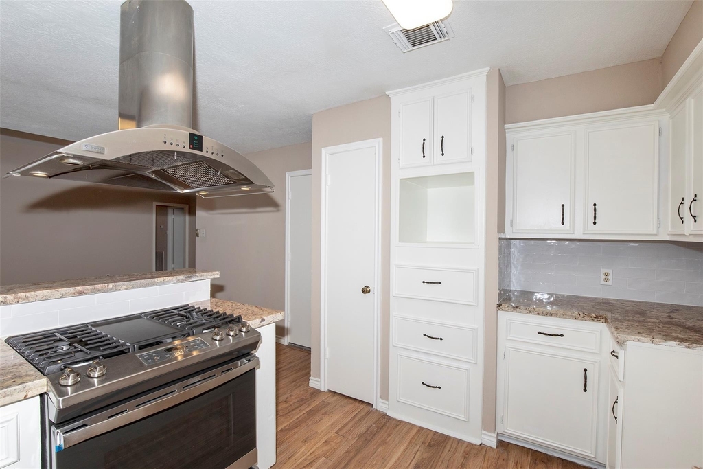 15707 Caprock Drive - Photo 8