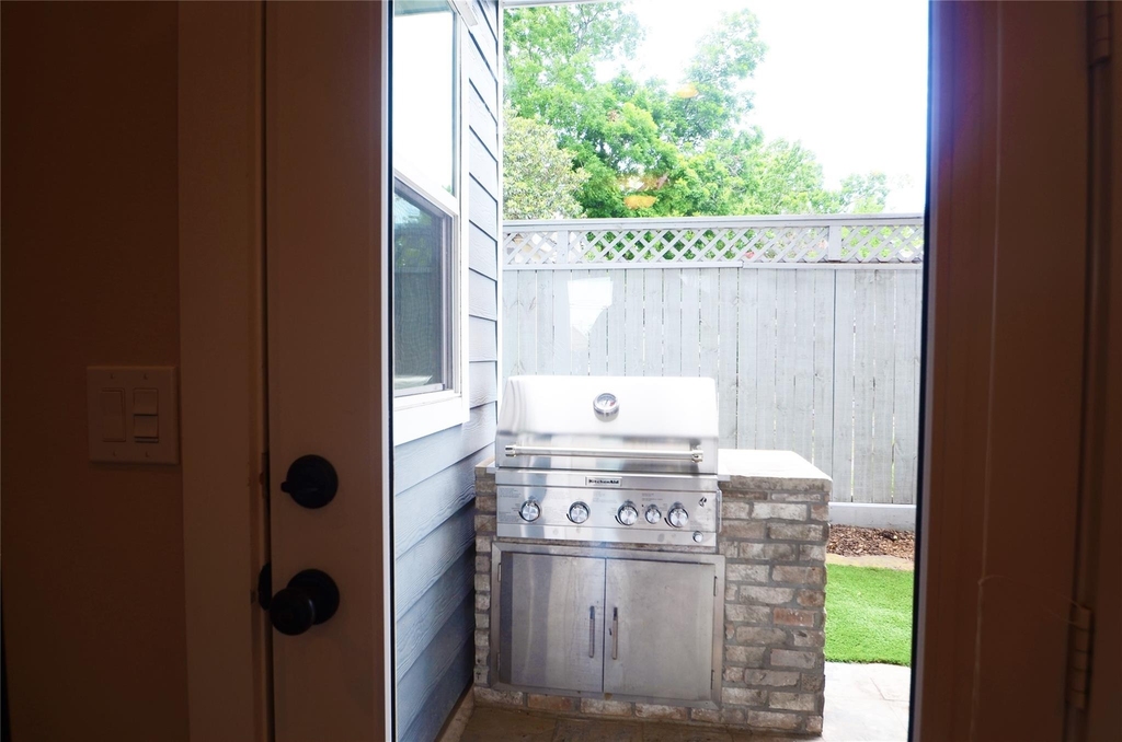 8610 Ashland Way - Photo 31