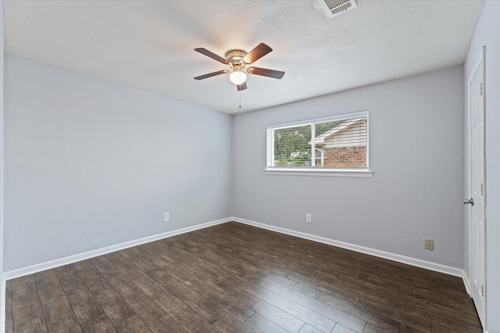 9639 Vogue Lane - Photo 17