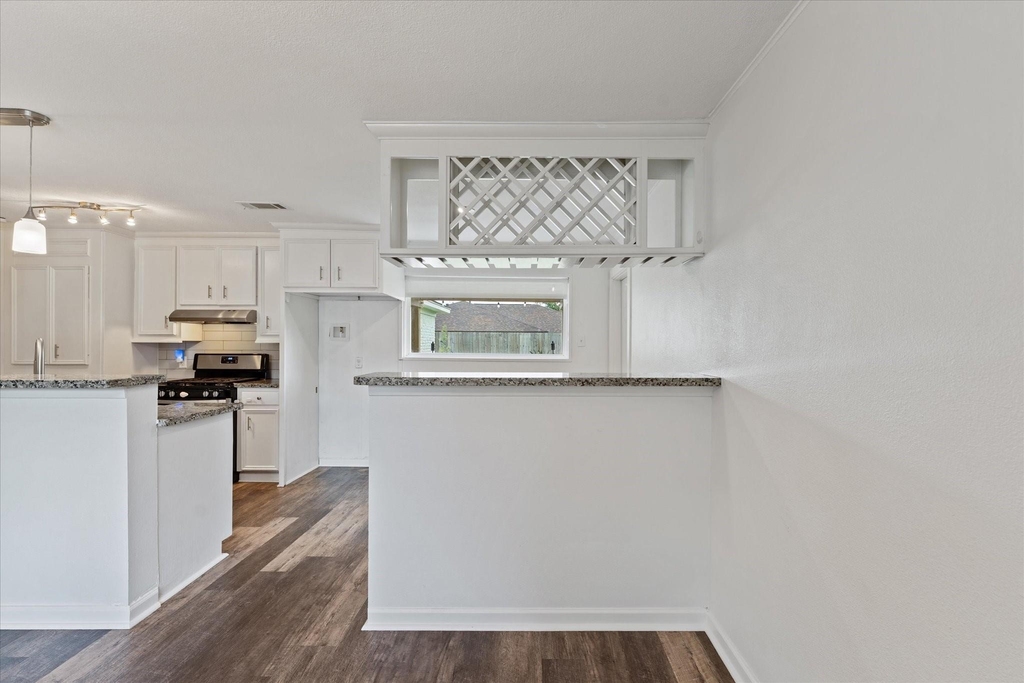 9639 Vogue Lane - Photo 9