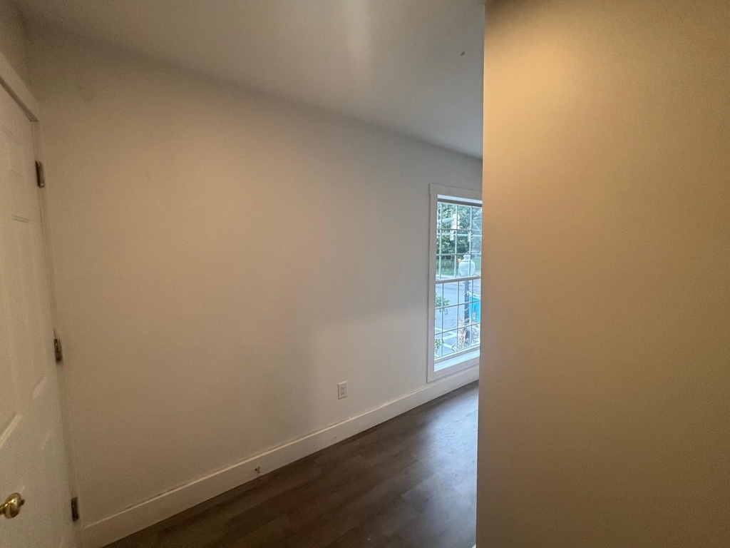 676 Main - Photo 2