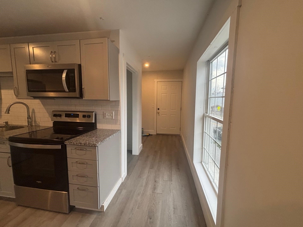 676 Main - Photo 5