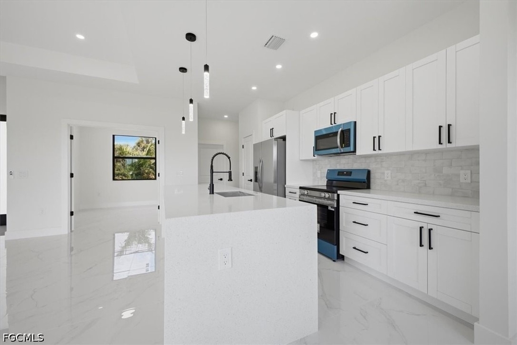 724 Calumet Street E - Photo 13