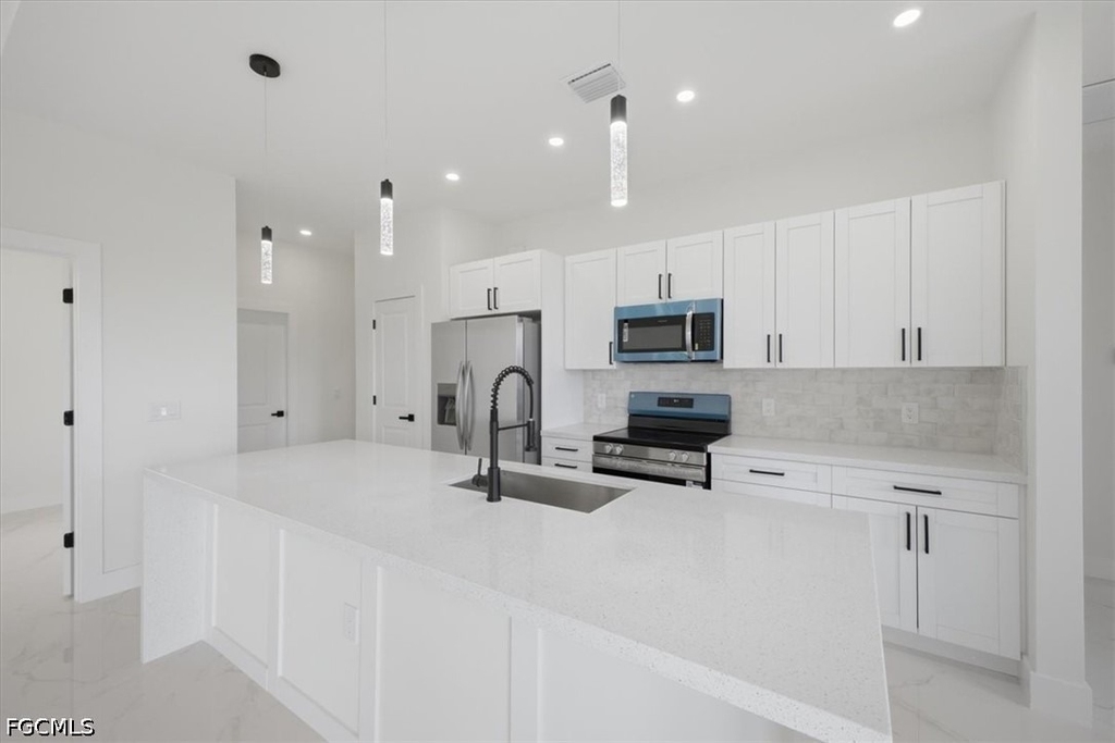 724 Calumet Street E - Photo 19