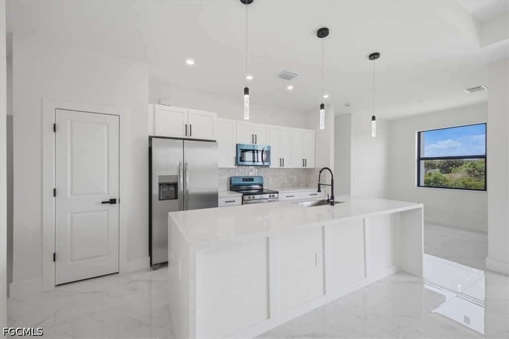 724 Calumet Street E - Photo 20