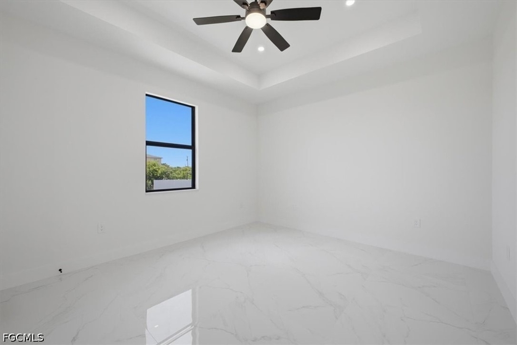 724 Calumet Street E - Photo 11