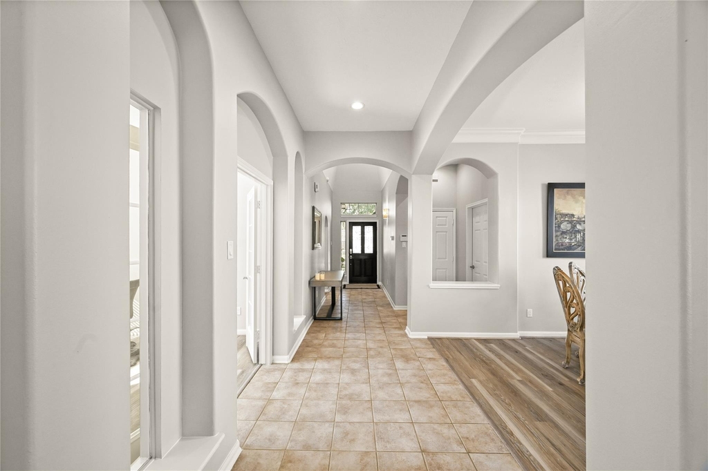 1330 Leigh Gardens Drive - Photo 3