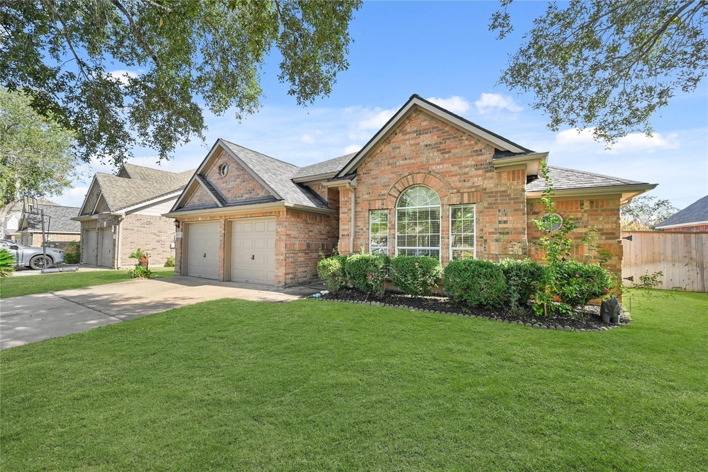 1330 Leigh Gardens Drive - Photo 1