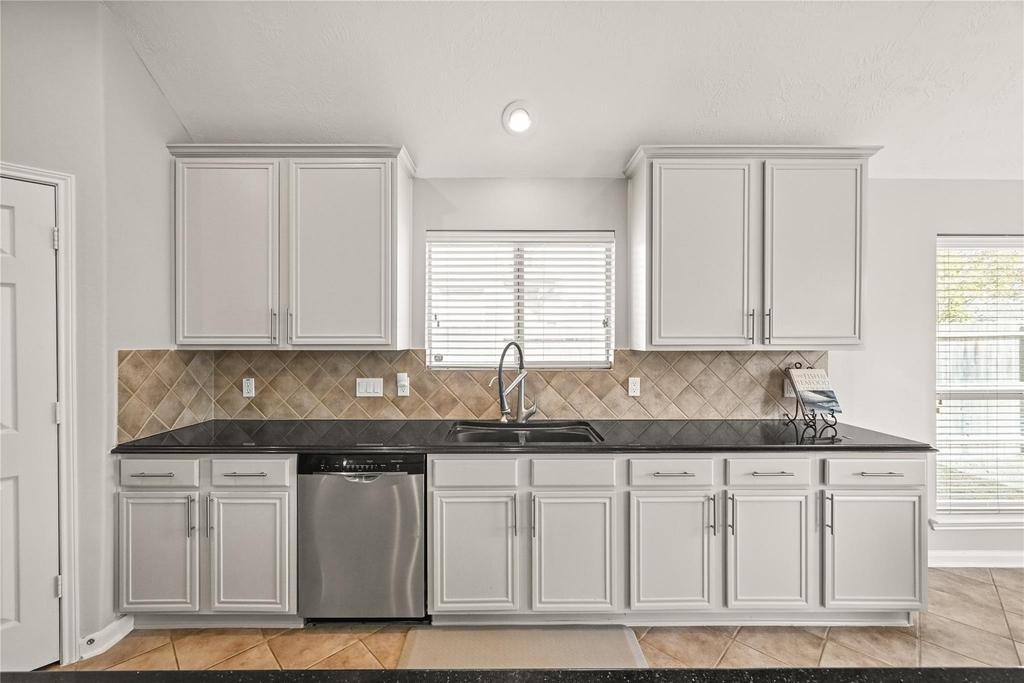 1330 Leigh Gardens Drive - Photo 19