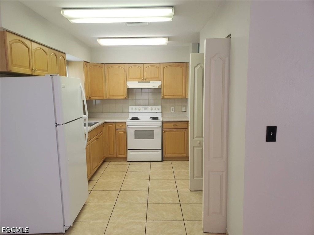 621 Se 13th Place - Photo 3