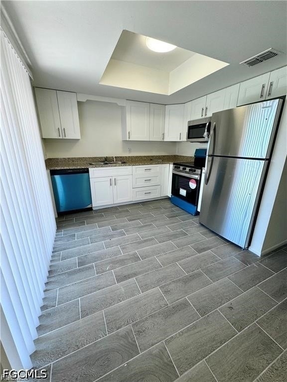 3705 Country Club Boulevard - Photo 2