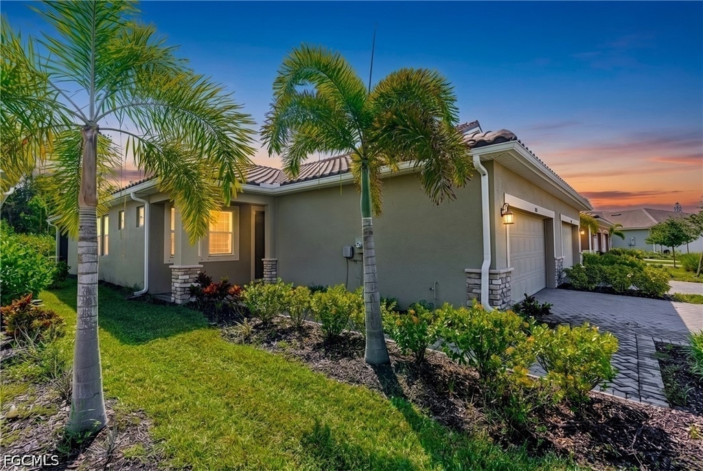 10295 Bonavie Cove Drive - Photo 4