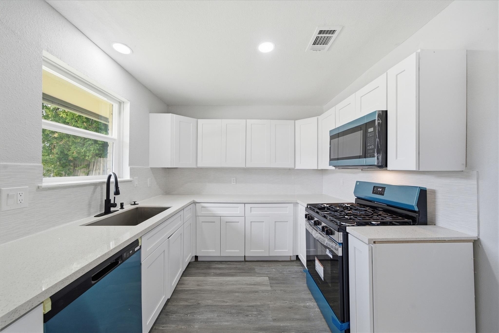 13107 Boreas Drive - Photo 9