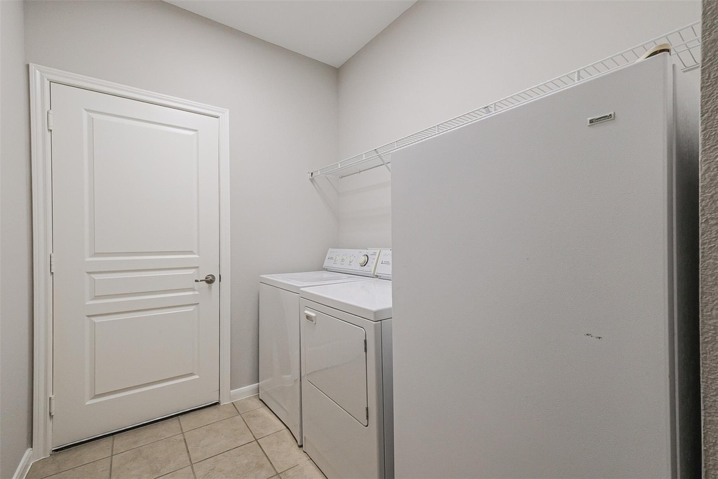 9718 Catalina Leaf Lane - Photo 17
