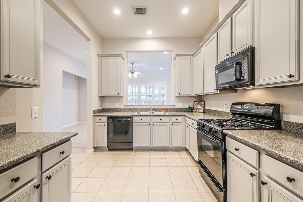 9718 Catalina Leaf Lane - Photo 4