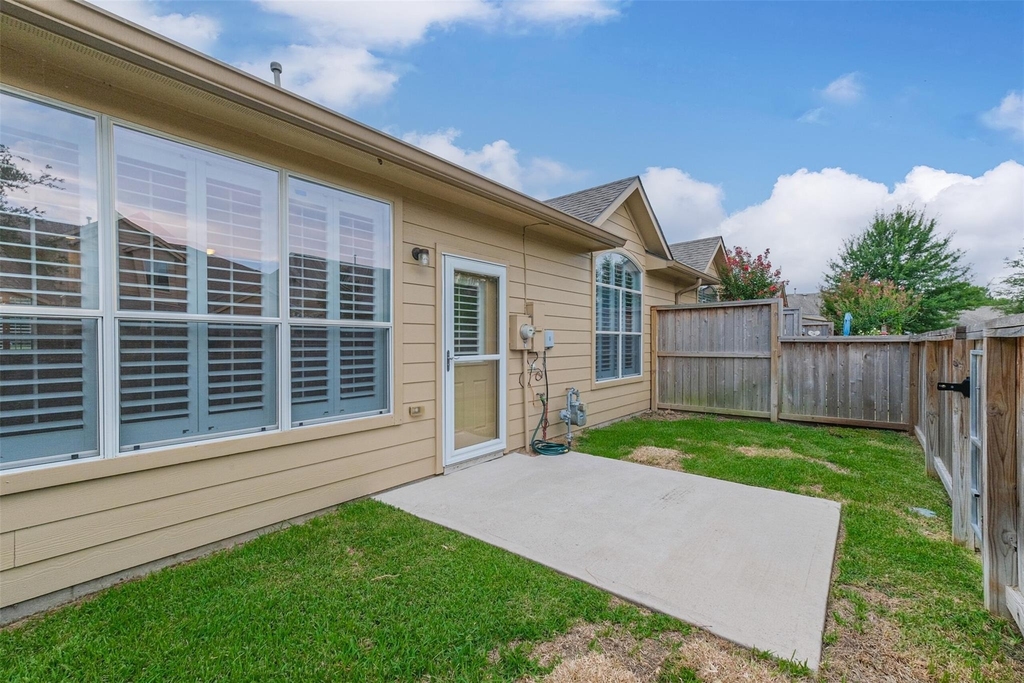 9718 Catalina Leaf Lane - Photo 32