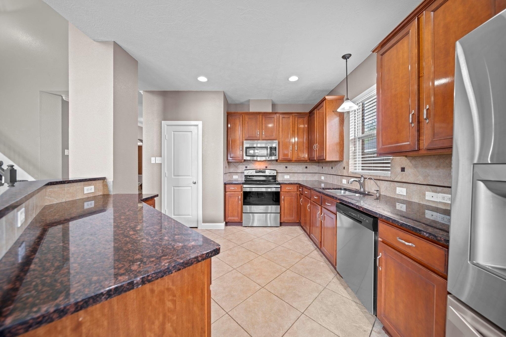 2413 Quiet Arbor Lane - Photo 11